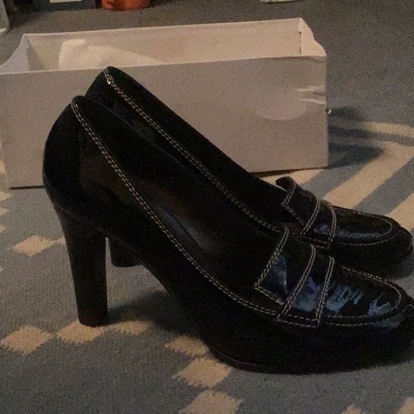 Theory, made in Italy, 3” heel black pump, size 37 1/2, perfect condition - Picture 3 of 4